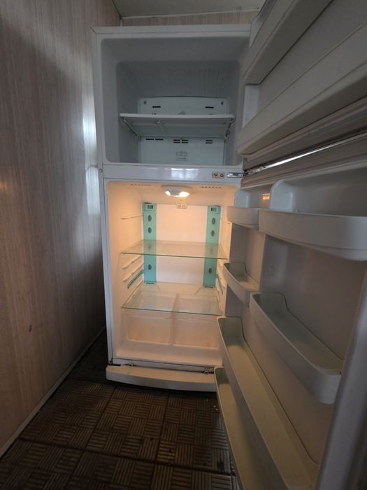 Продам холодильник Daewoo