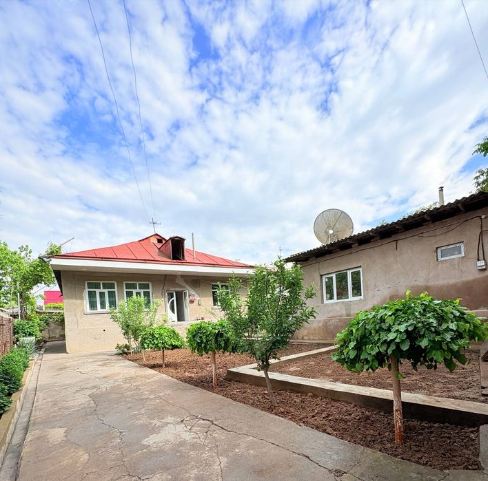 Продается дом в Чирчике вдоль реки