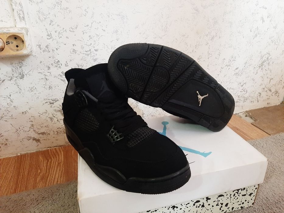 Jordan 4 Black Cat