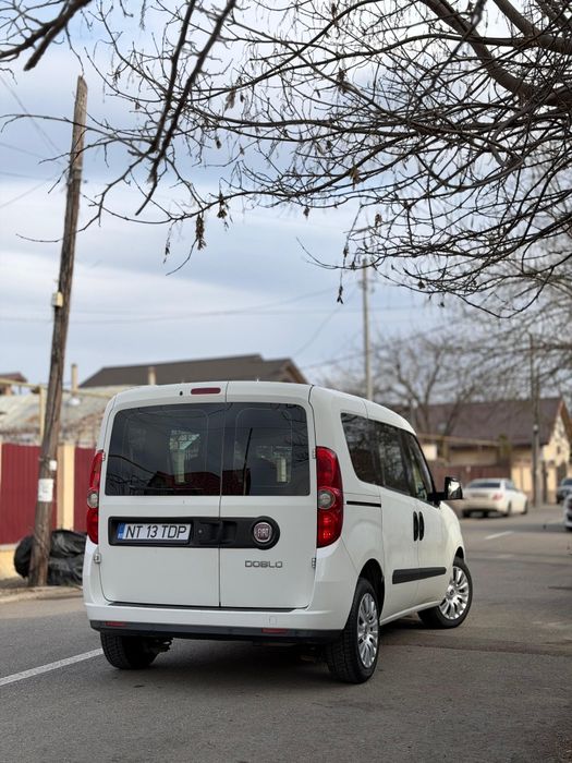 Fiat Doblo   2010