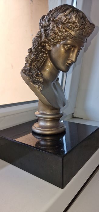 Statuetă bust deosebit