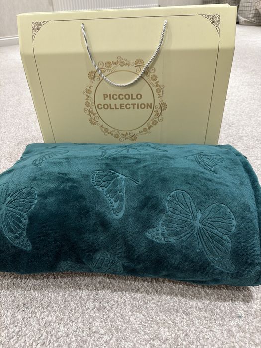 Одеяло 2 х спалка 200на210см новое. Цена со скидкой 100.000