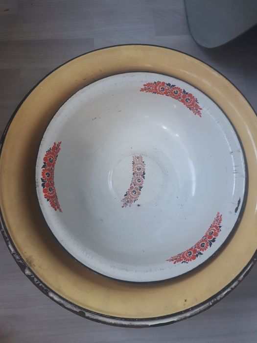 3 тазика. 1 маленький 2 больших