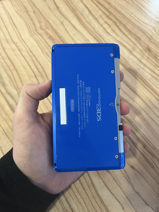 Продавам Nintedo 3ds