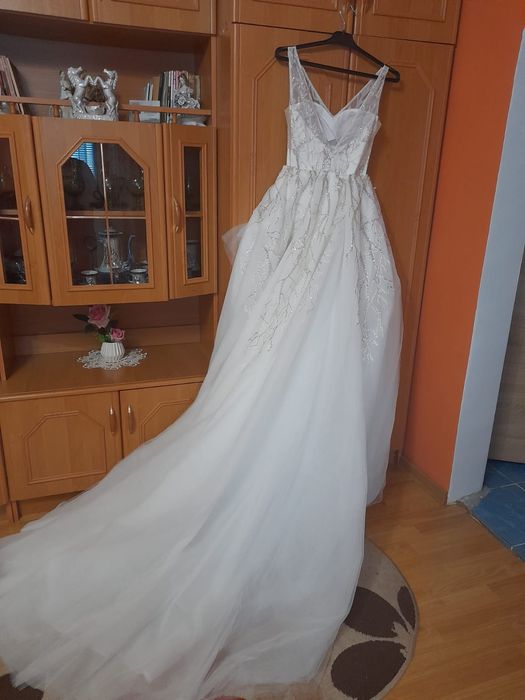 Vand rochie de mireasa