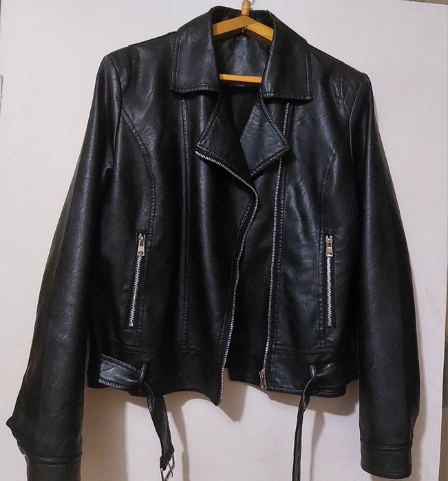 Продаётся куртка женская