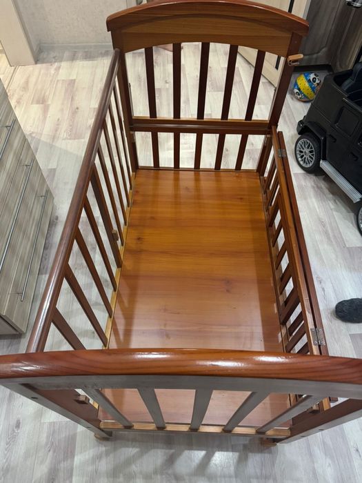 Продам детскую кроватку