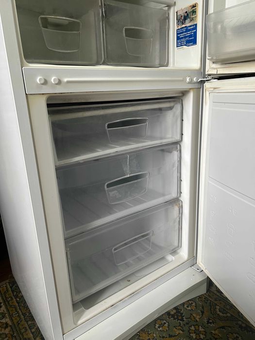 продам холодильник  INDESIT