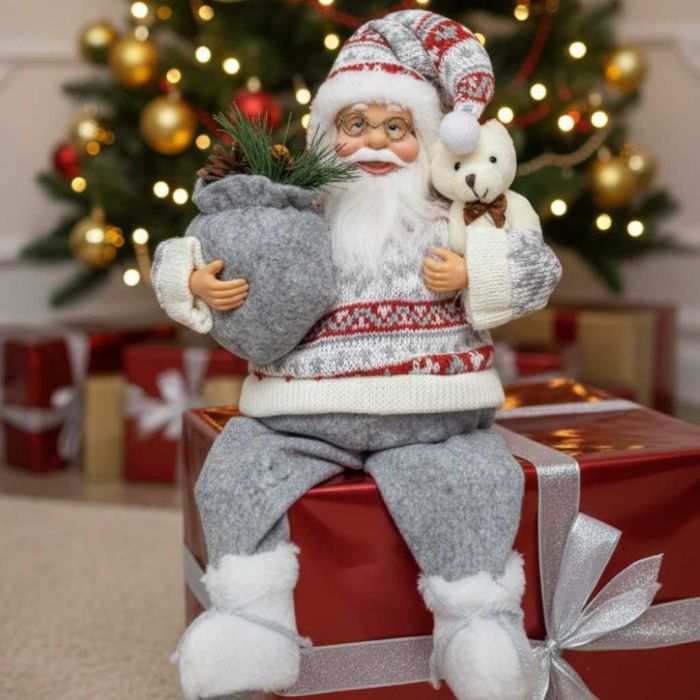 Голям Дядо Коледа с торба и мече