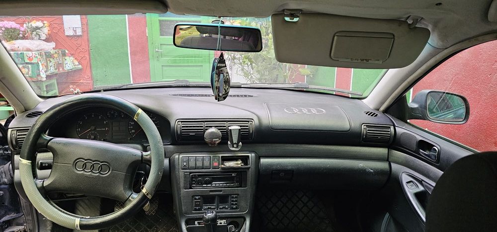 Vând Audi A4 1995