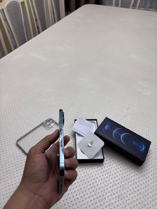 IPhone 12 Pro Max  памятью 256гб