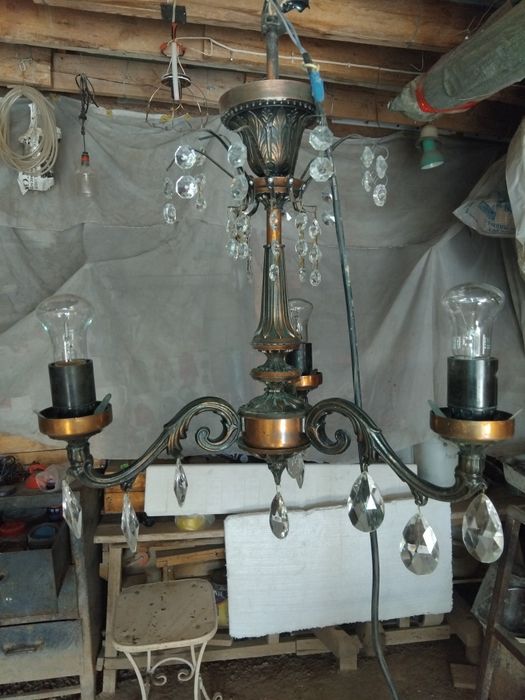 Продам люстры качественные