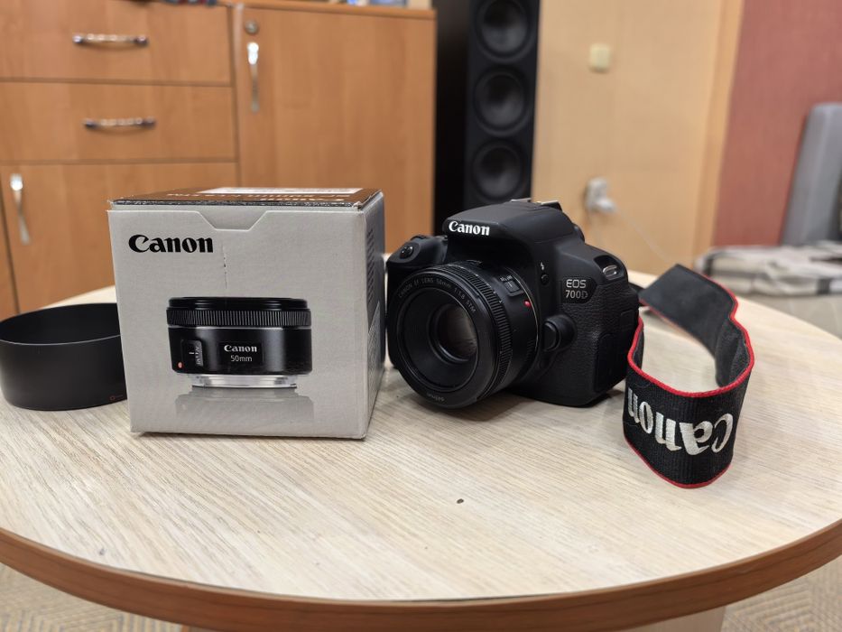 Фотоаппарат Canon EOS 700D
