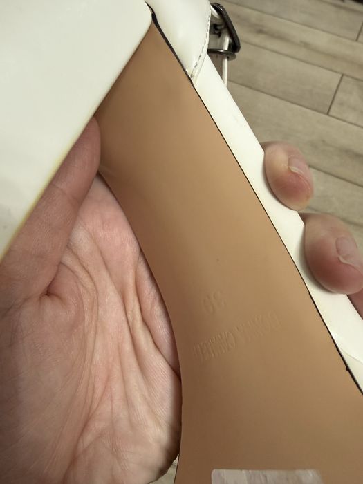 Продам босоножки