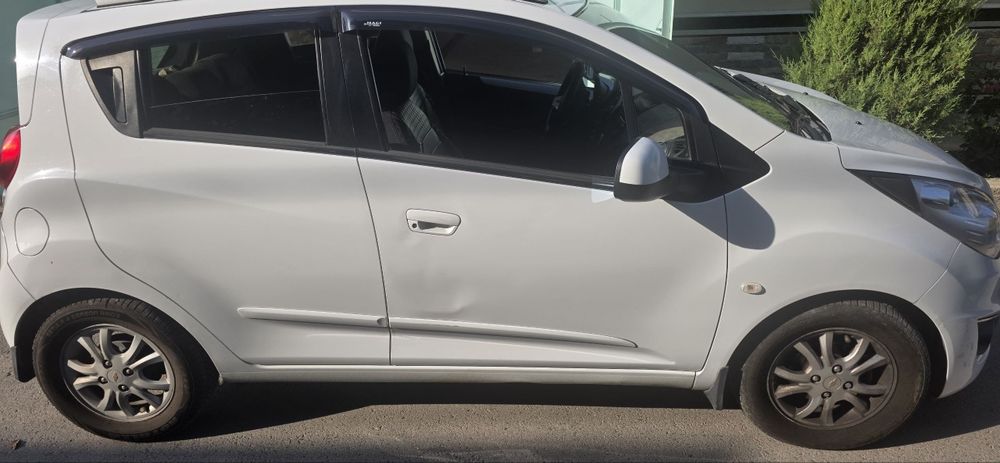 Chevrolet spark sotiladi