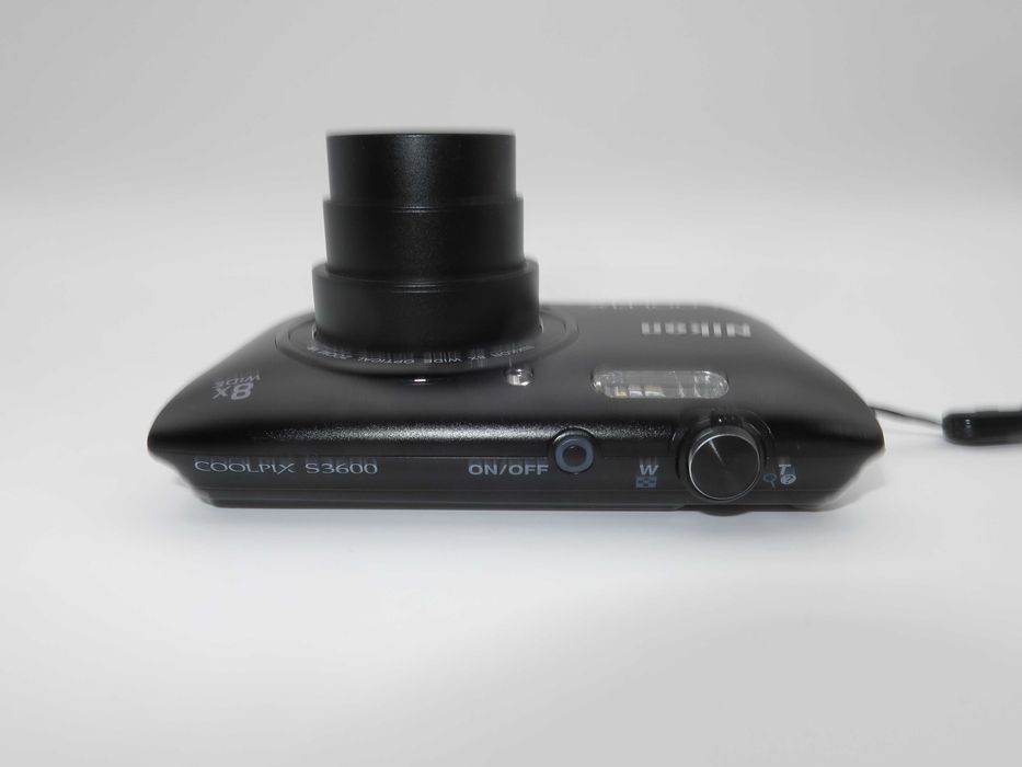 Nikon Coolpix S3600 ултра компактен цифров фотоапарат, дигиална камера в черен цвят 20 MP и 8х оптичен зум, като НОВА, комплект, работи перфектно
