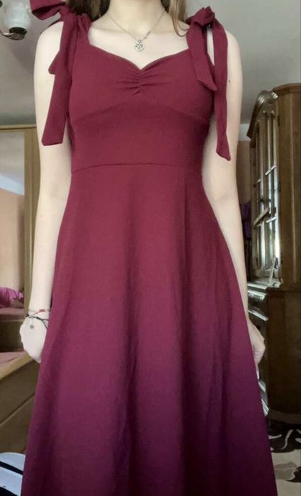 Rochie midi vișinie