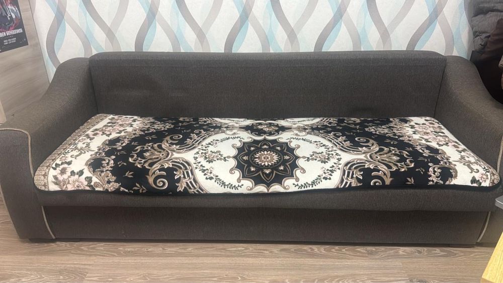Диван в хорошем состояний