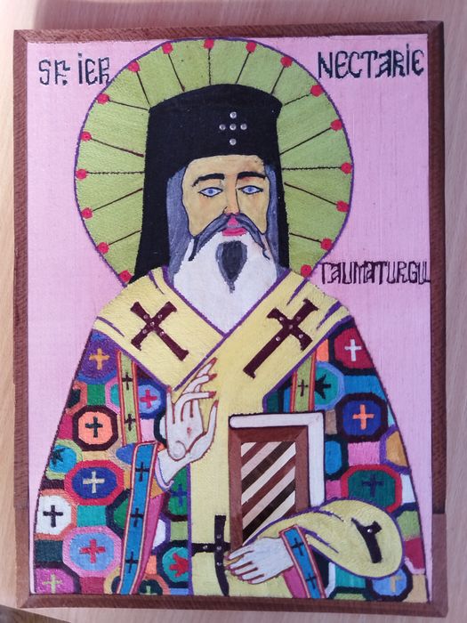 Icoane făcute manual cu multă trudă și răbdare.