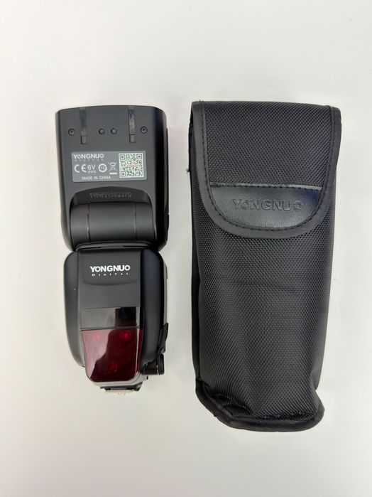 Canon EOS 6D Mark II + Canon EF 24-70mm f/4L IS USM + Blitz Yongnuo + Geantă – kit complet