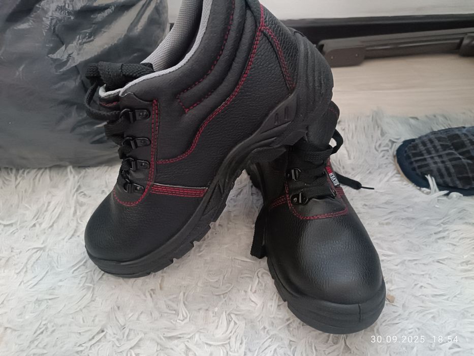 Рабочие ботинки новые