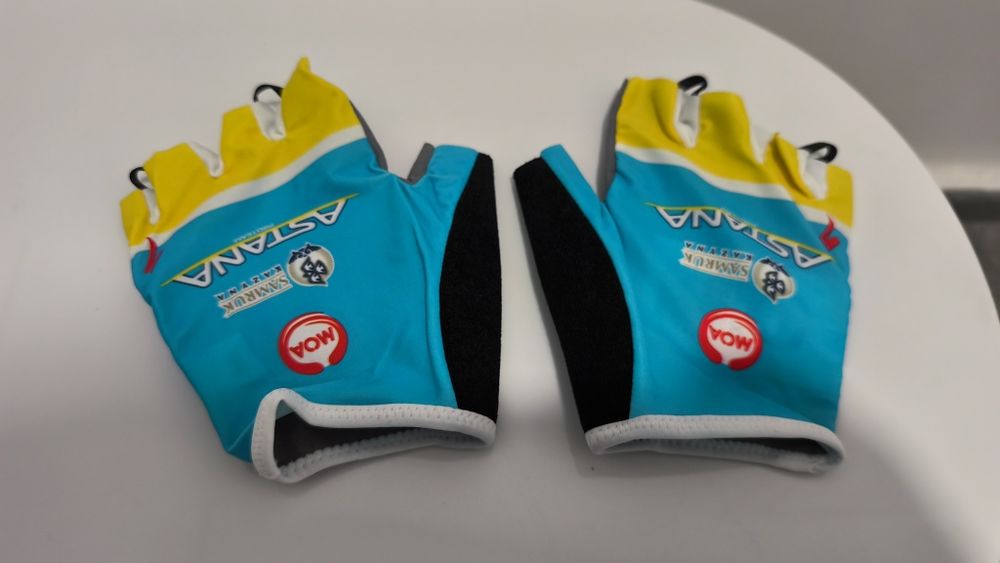 Продам велоформу Astana , original