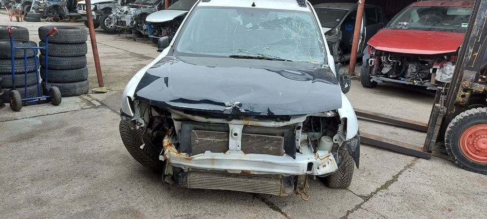 Dezmembrez Dacia Duster 2012 4x4 4WD 1,5 dci piese duster