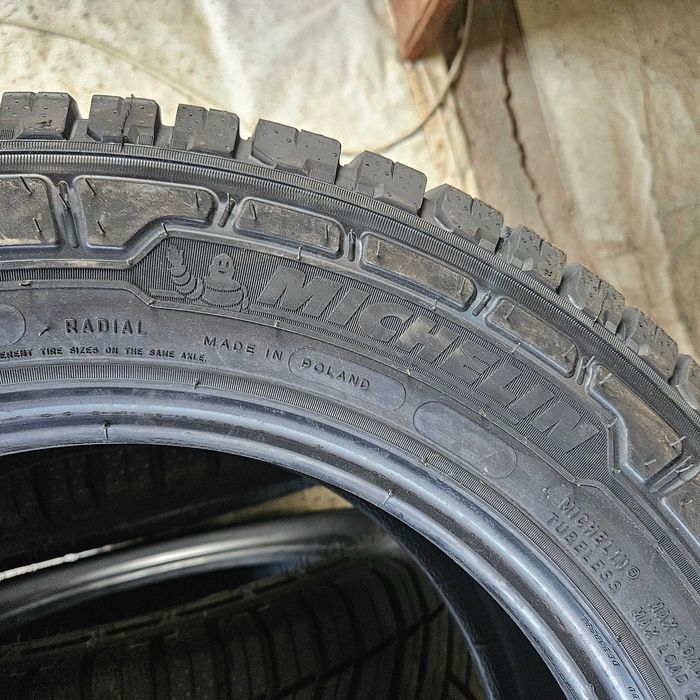2 Нови бусови гуми 215/65R16C Michelin AgilisCrossClimate 109T DOT2025