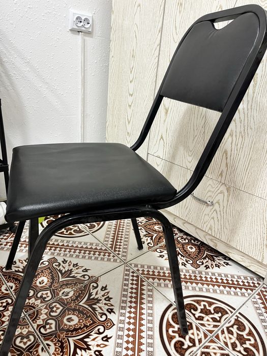 Bolalar shkafi kushetka sotiladi