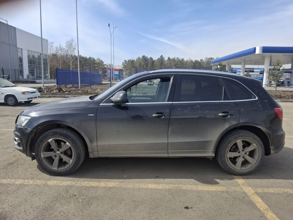 Audi Q5 легковая машина