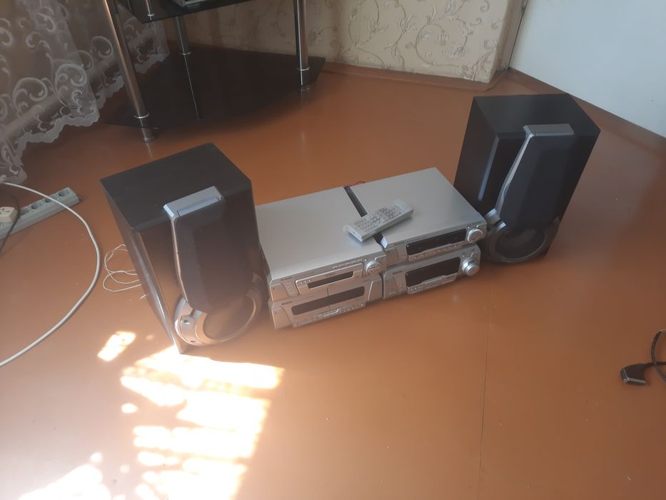 Музыкальный центр