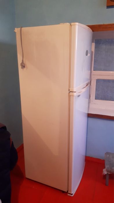 Холодильник даухкамерный