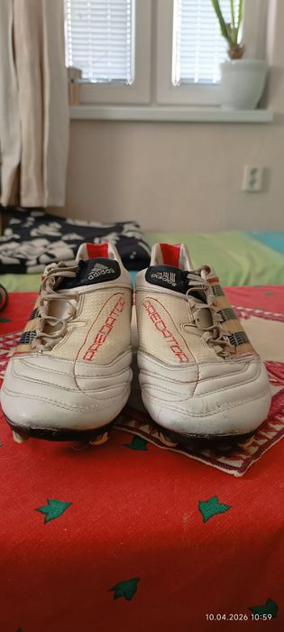 Бутонки бели адидас