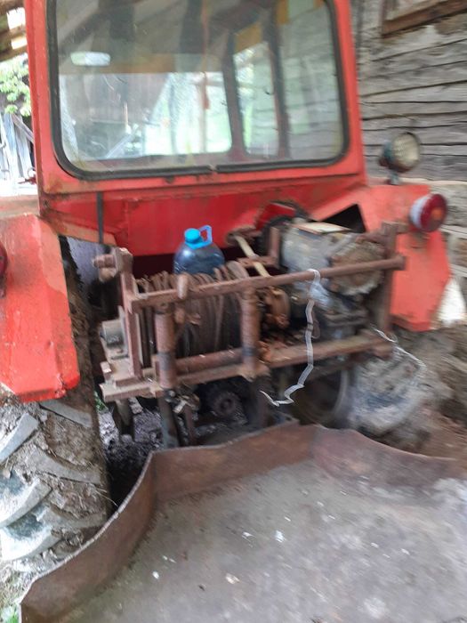 Vand Tractor 640DTC cu troliu si sapa si remorca monoaxa