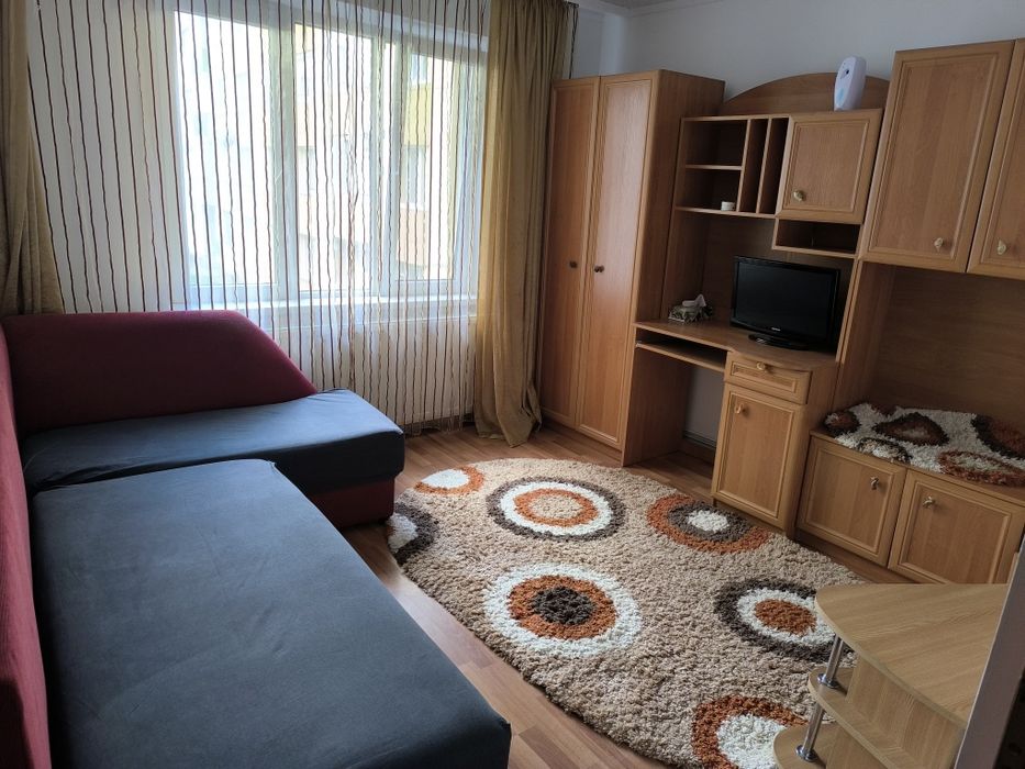 Închiriez garsonieră — fotografia 1