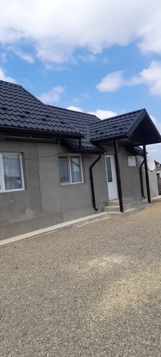 Firma acoperișuri complete meseriași acoperisuri  reparații urgente