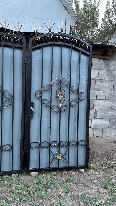 Металлические ворота с калиткой