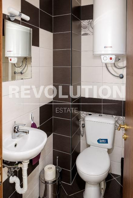 Дава се под наем Тристаен апартамент в Варна, Цветен квартал - 113 кв.м за 600 € - Снимка #5