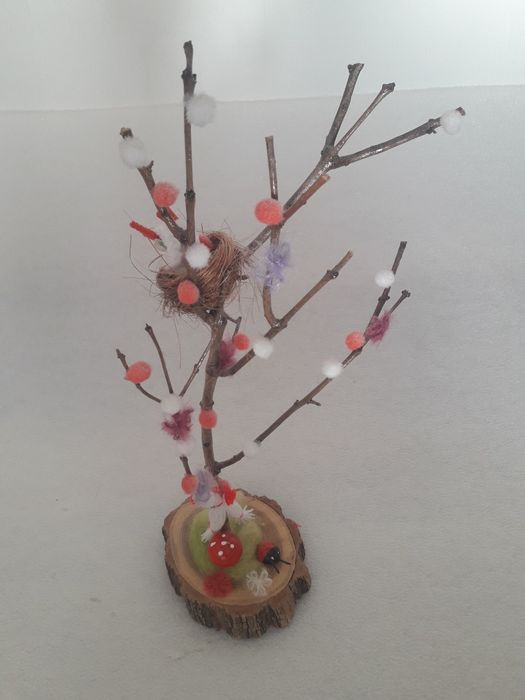 Пролетно дърво с мартеница - декорация