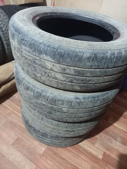 Продам летние шины 195/65/15 комплект