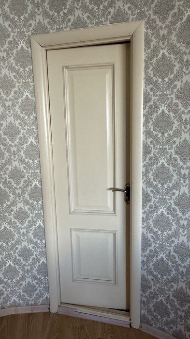 Двери межкомнатные 4 штуки