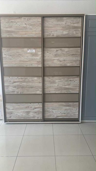 Шкаф-купе новый с салона