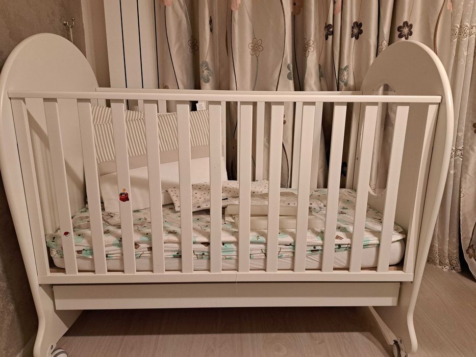 Vanzare patut bebelusi Anne Bebe+ saltea