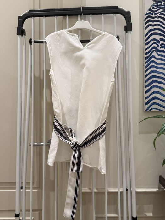 Кофта без рукавов с поясом б/у