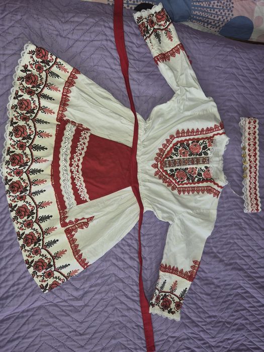 Детска рокля с шевици