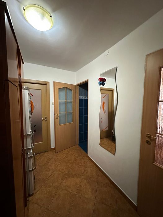 Închiriez apartament 2 camere Mun. Reșița.