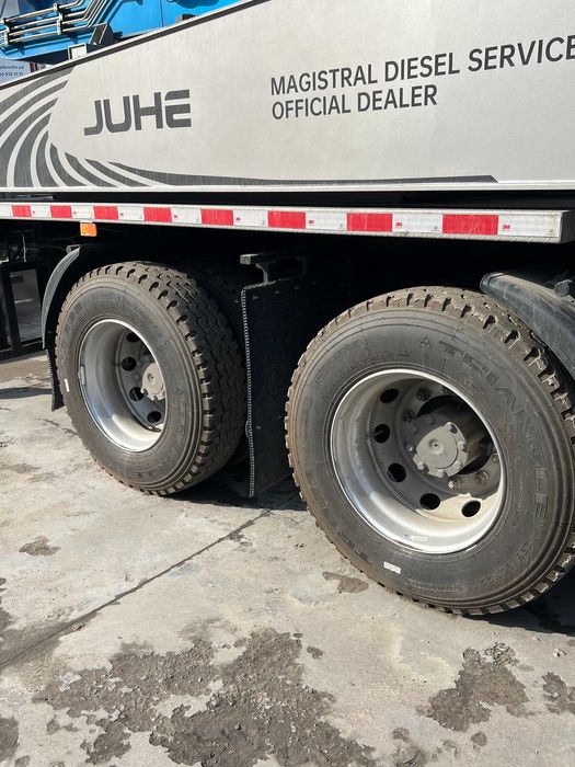 Автобетононасос марки JIUHE JH38 на шасси HOWO TX (38 метр)