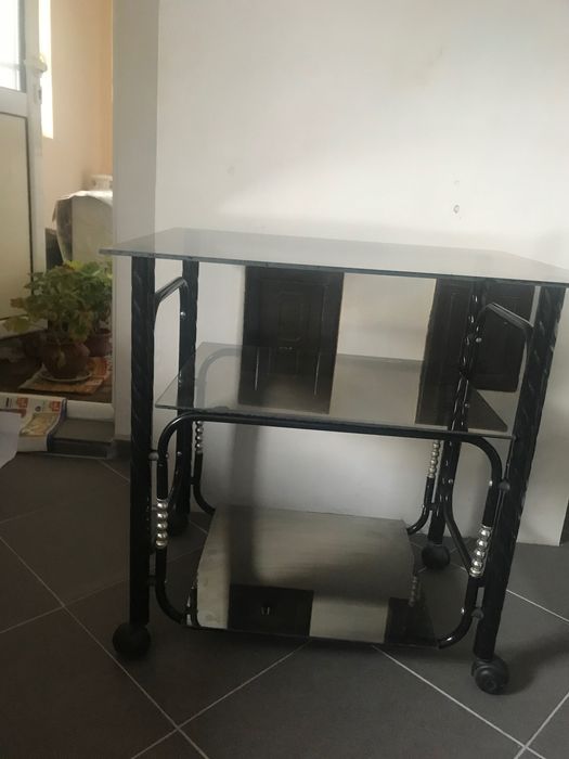 Холни стъклени маси  и дървени разтегателни с повдигащ механизьм