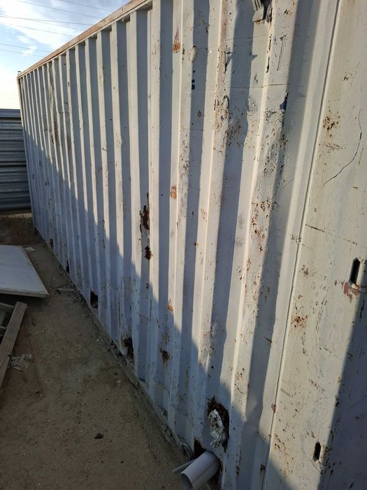 Контейнер предусмотрен под туалет