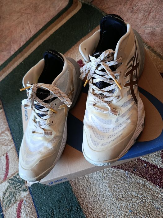 ASICS красовки для волибола